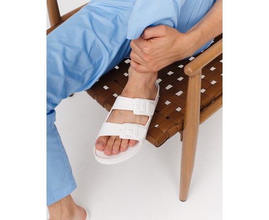Изображение  Medical footwear slippers Coqui Kong white s. 45, "WHITE ROBE" 399-324-867, Size: 45, Color: white
